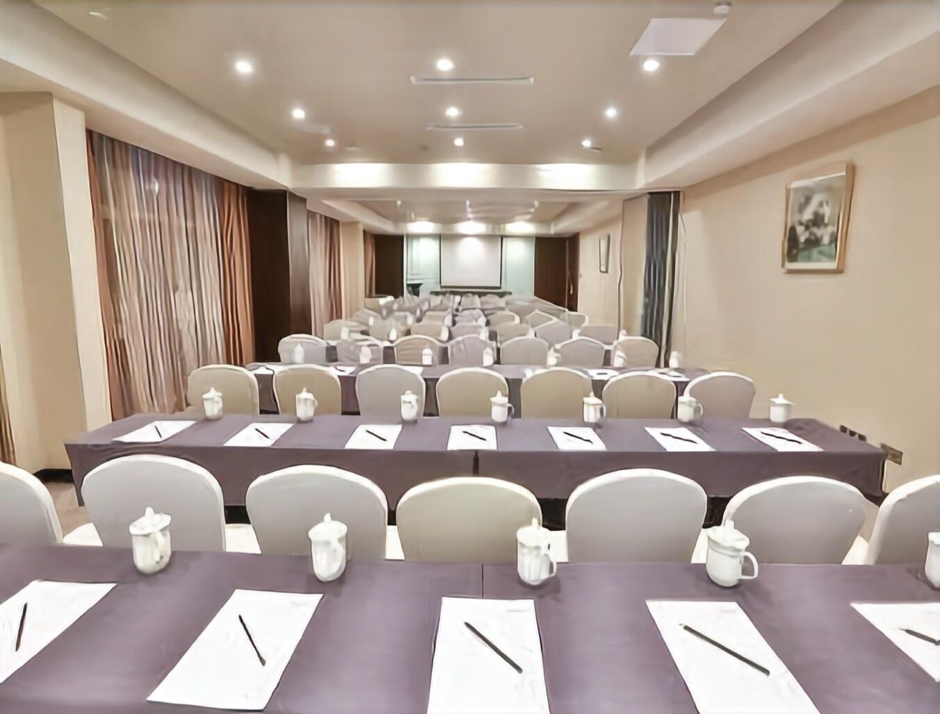 Ramada Encore Guanghan Bagian luar foto