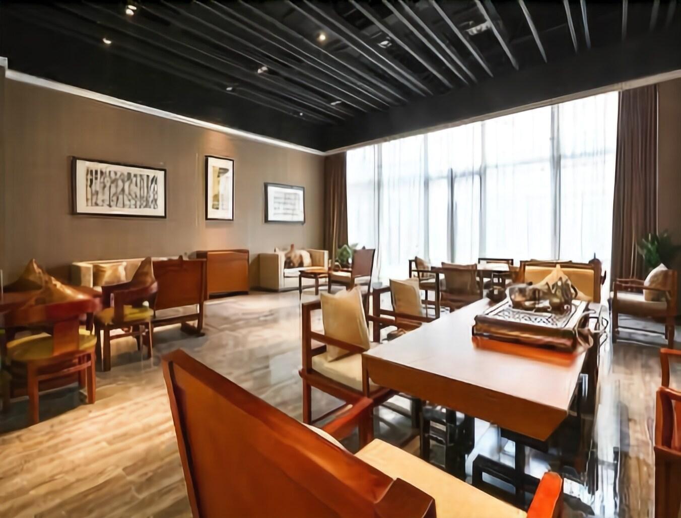 Ramada Encore Guanghan Bagian luar foto