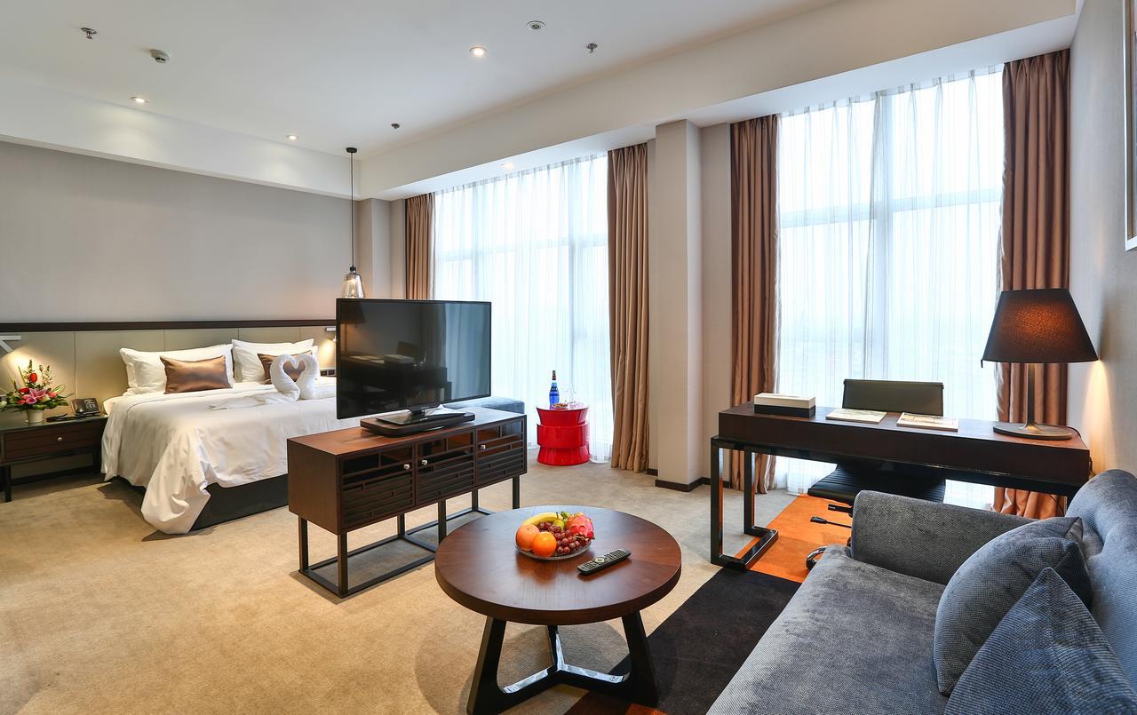 Ramada Encore Guanghan Bagian luar foto